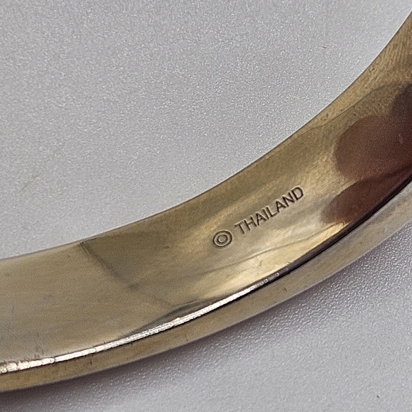 Coach Signature Logo Strawberry Pink Enamel Gold Tone Hinged  Bangle Bracelet - Picture 4 of 6